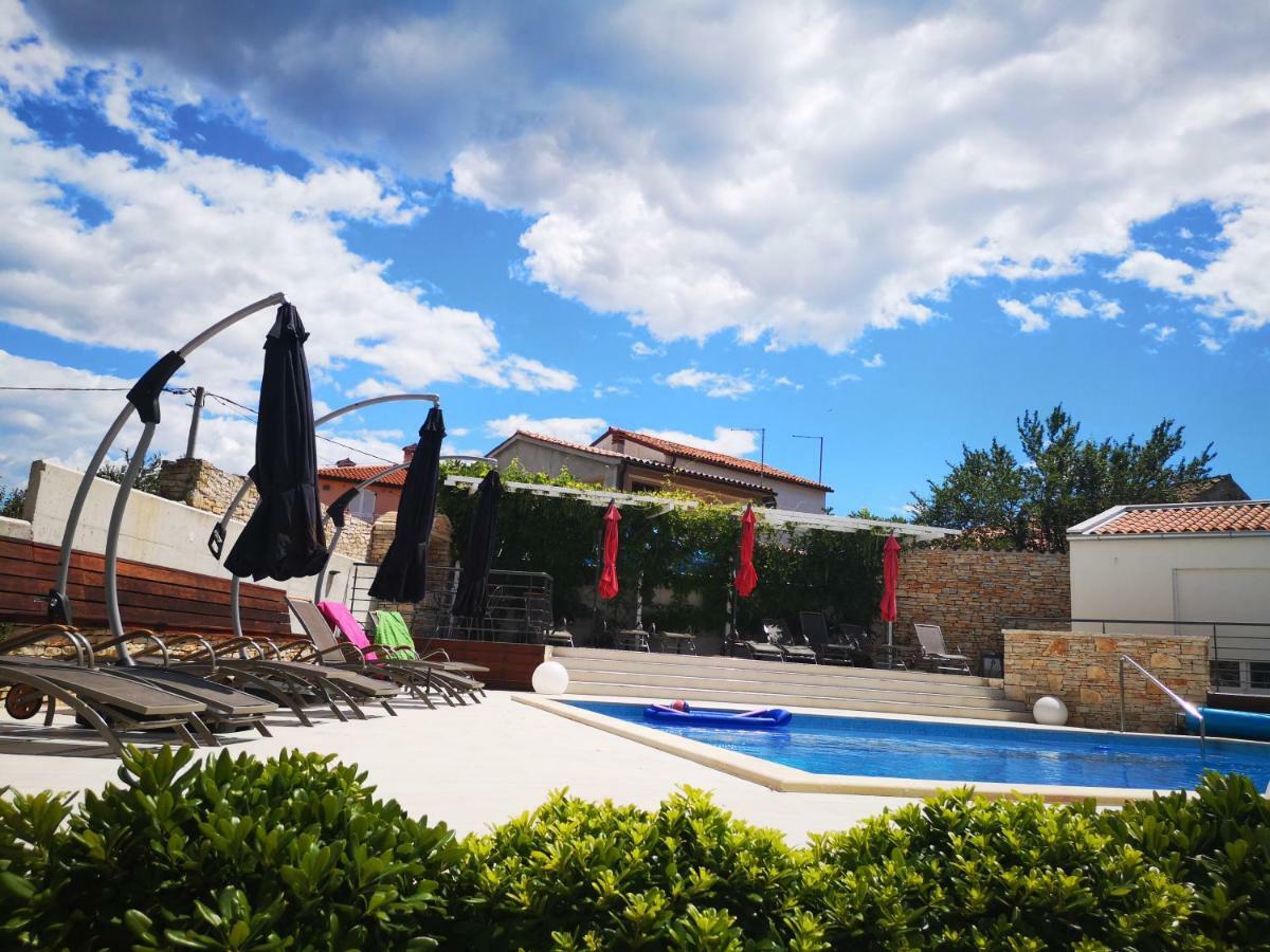 Villa Anja 2Nd Floor Peroj Exterior photo