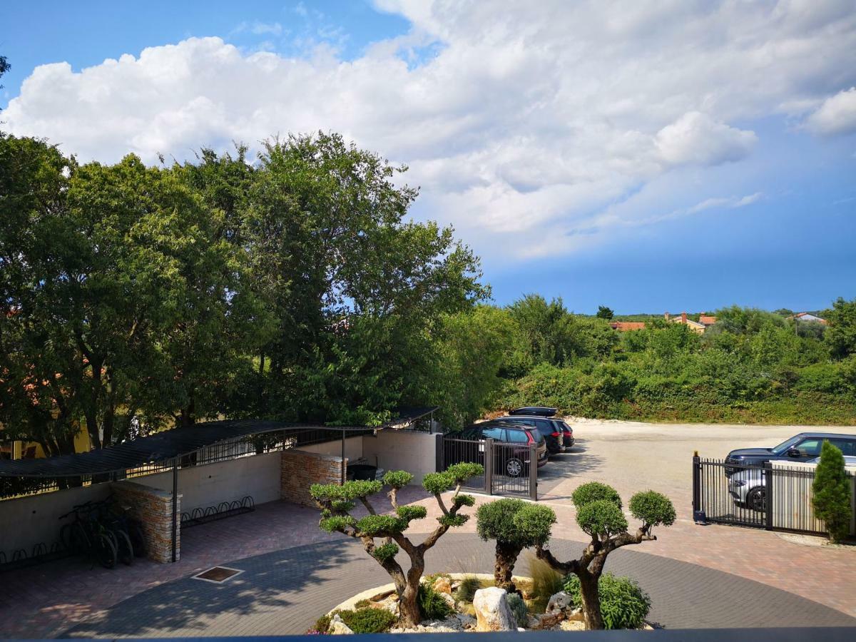 Villa Anja 2Nd Floor Peroj Exterior photo
